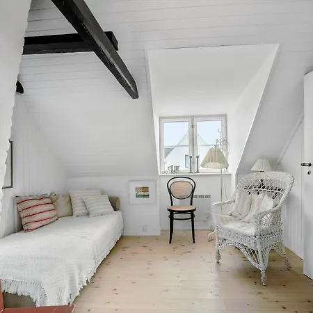 5585-svaneke-helgolandsgade-7-b * Svaneke